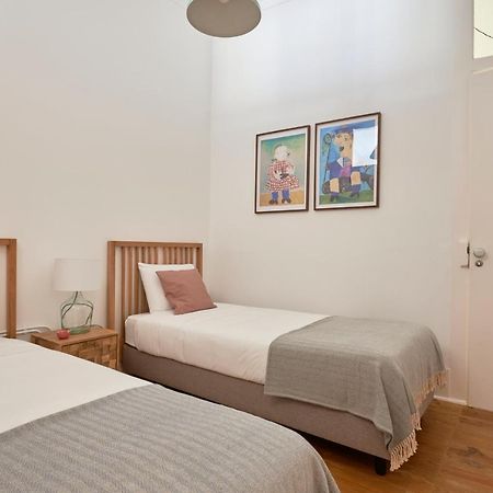Sunny Pink Street Historical Apt, By Timecooler Lisbon Exterior photo