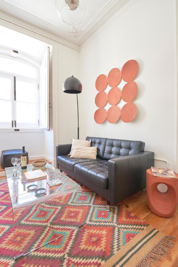 Sunny Pink Street Historical Apt, By Timecooler Lisbon Exterior photo