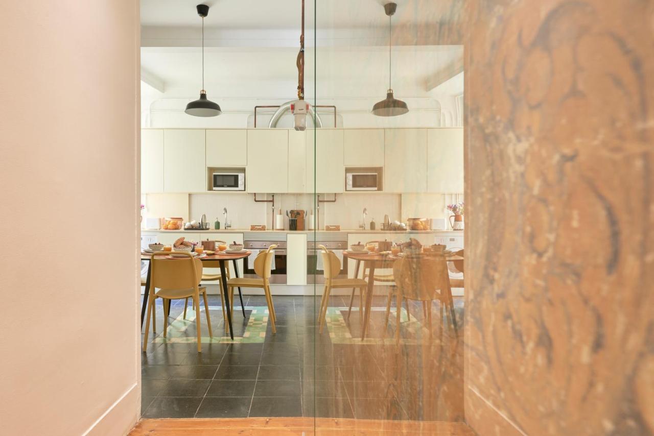 Sunny Pink Street Historical Apt, By Timecooler Lisbon Exterior photo