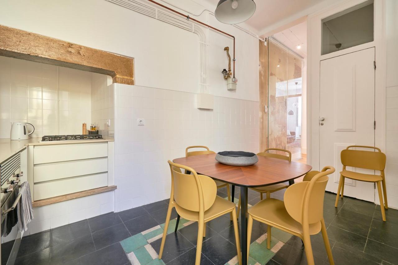 Sunny Pink Street Historical Apt, By Timecooler Lisbon Exterior photo